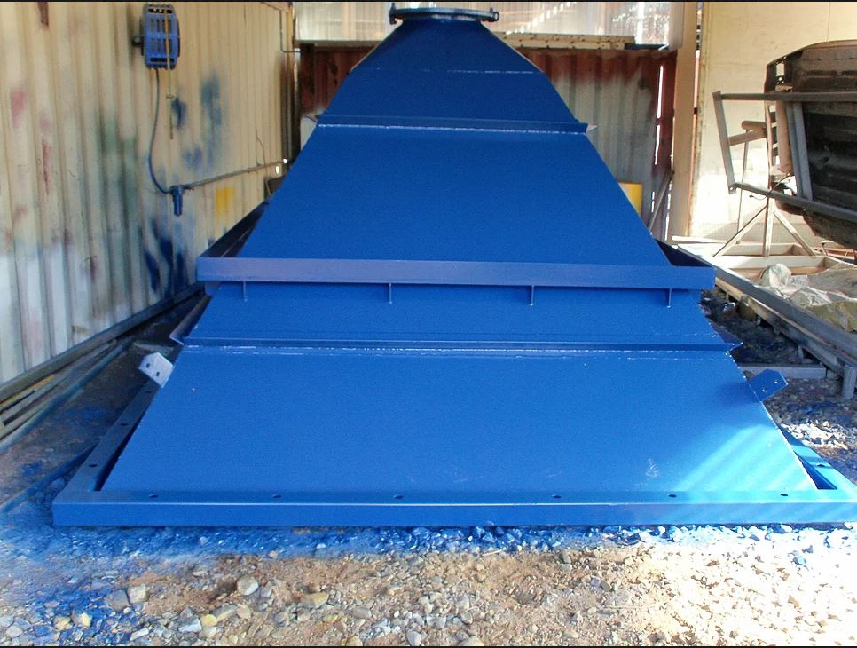Large Feed Hopper Bin