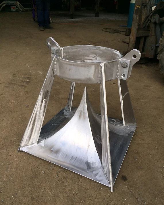 Feed spreader